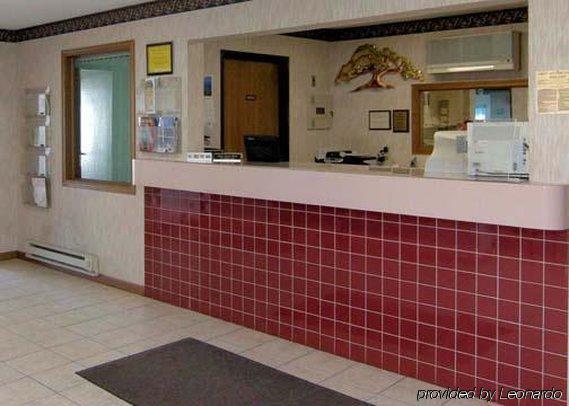 Rodeway Inn Cedar Rapids Interior photo