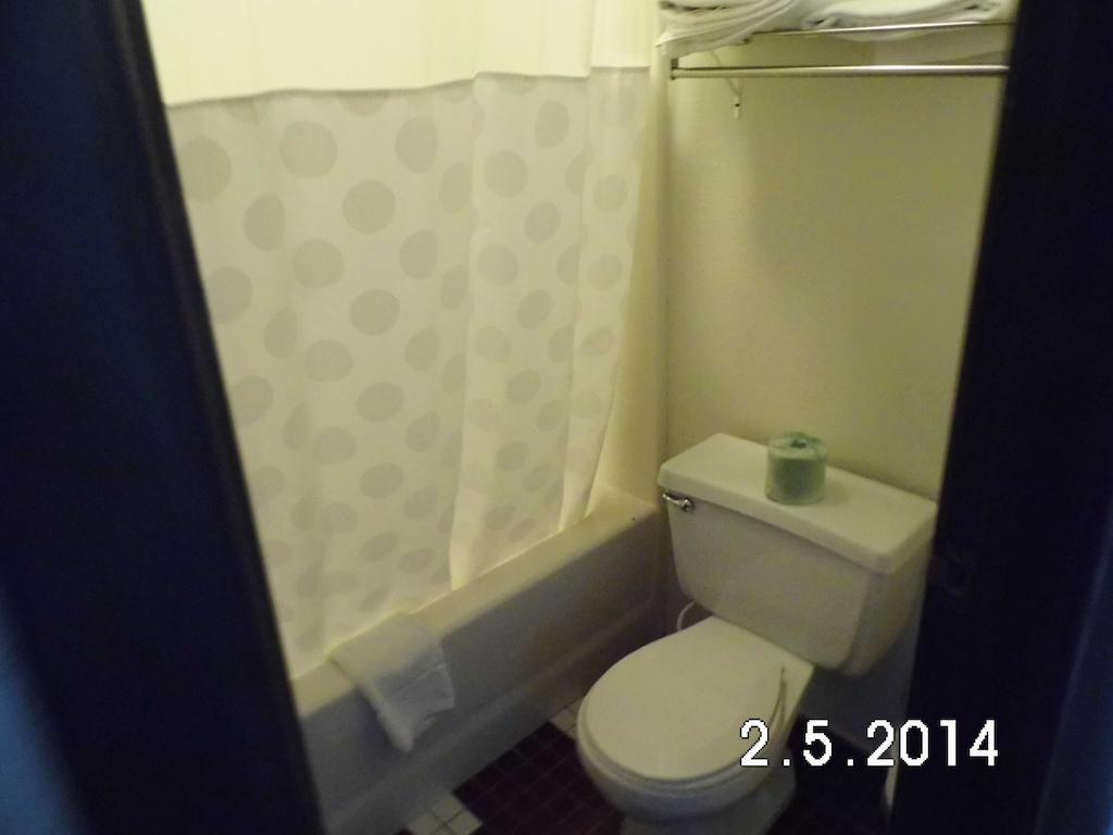 Rodeway Inn Cedar Rapids Room photo